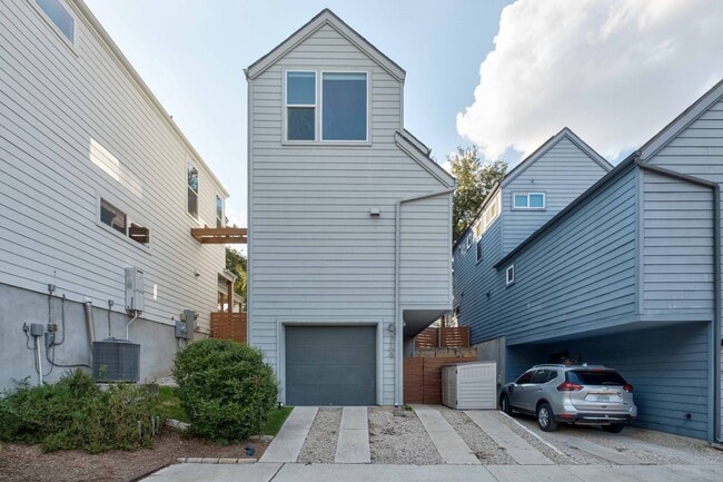 Building Photo - 3109 Aldwyche Dr