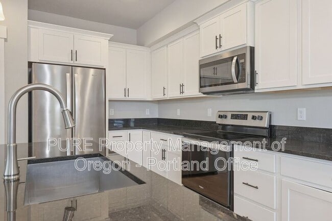 Building Photo - 1730 NE Gilbert Ln