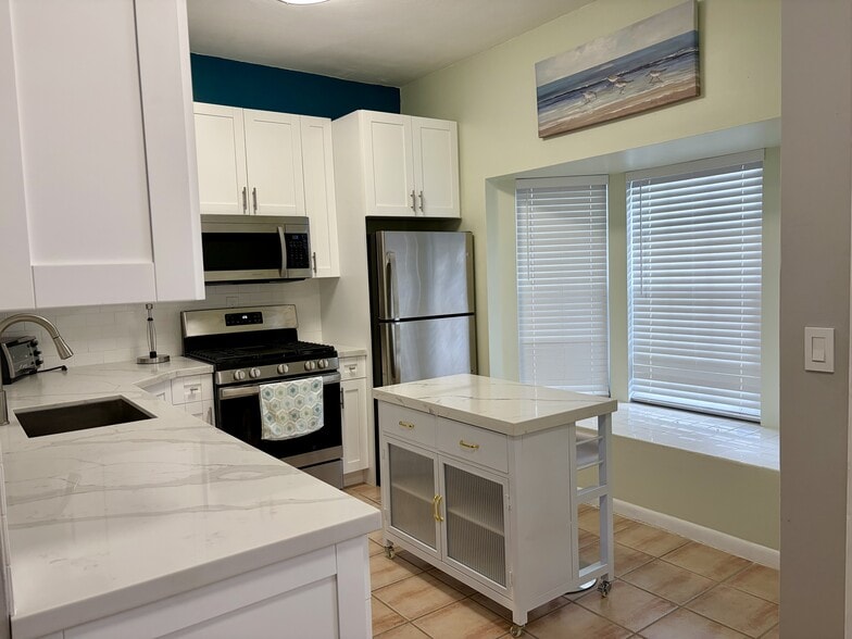 Kitchen - 14601 SW 122nd Pl