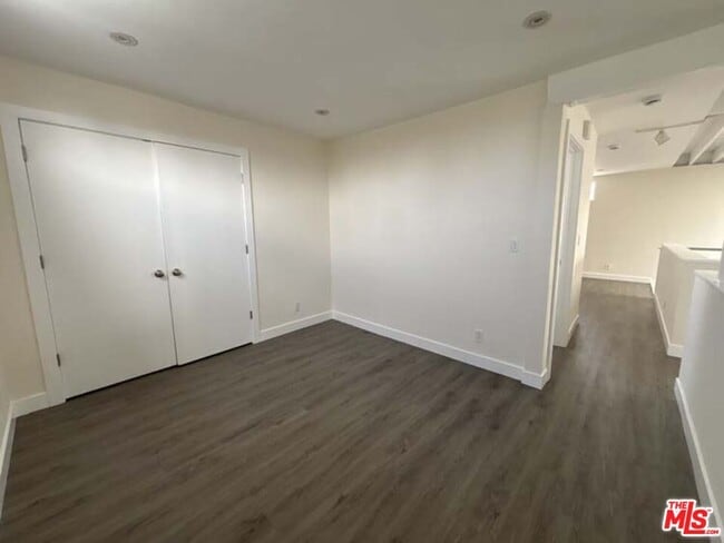 Building Photo - 915 Broadway St