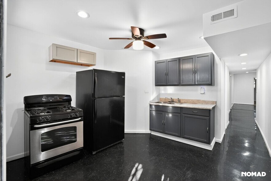 Building Photo - 2332 S Marshall Blvd