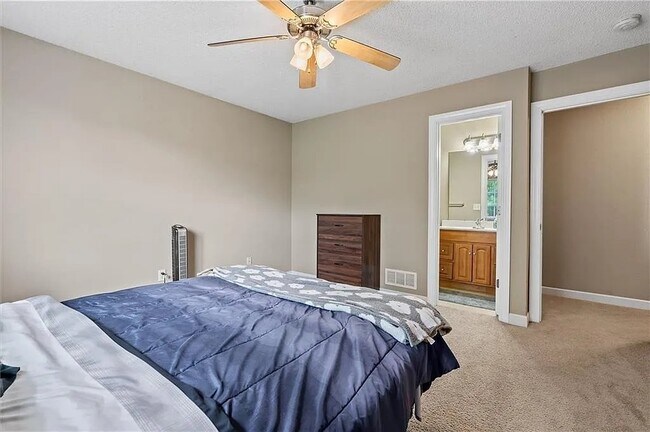 Building Photo - 9001 SW Gala Dr