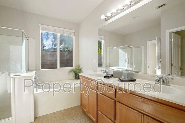 Building Photo - 1723 Bermuda Ln