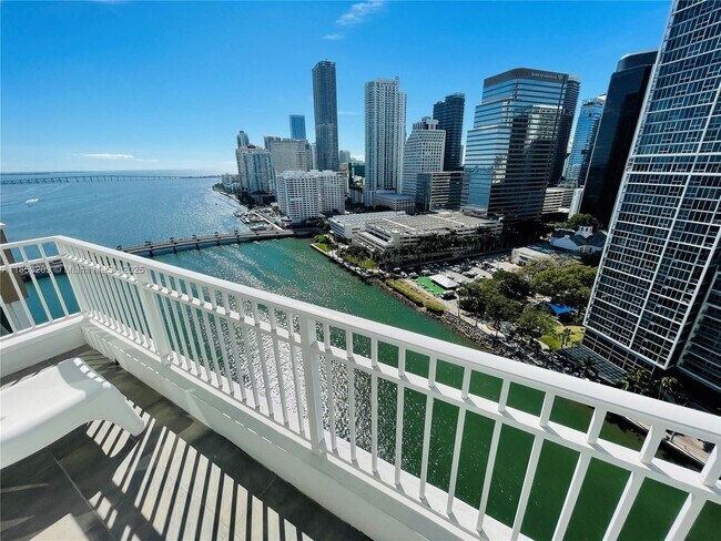 Building Photo - 801 Brickell Key Blvd