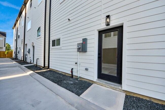 Building Photo - 7729 Hammerly Blvd