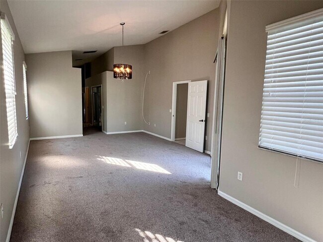 Building Photo - 1753 Kinsmere Dr