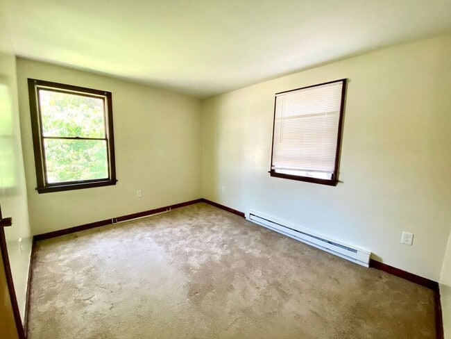 Building Photo - 48-50 Rifle St