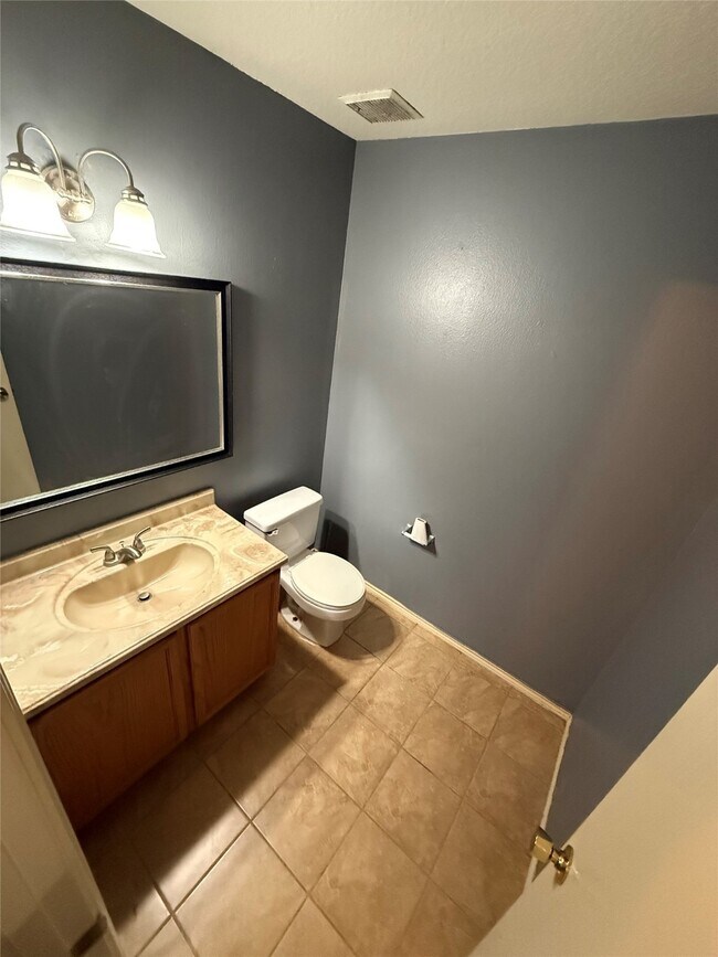 Building Photo - 4814 Russet Trail Ct
