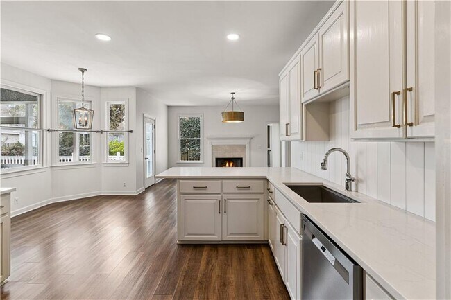 Building Photo - 417 Colley Ln