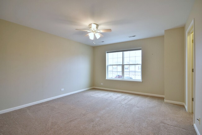 Building Photo - 147 Birch Ln