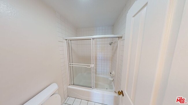 Building Photo - 2308 Schader Dr