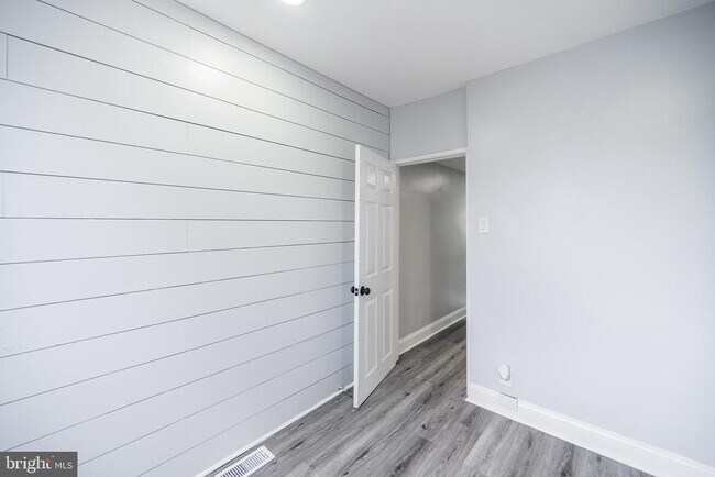 Building Photo - 3097 Memphis St