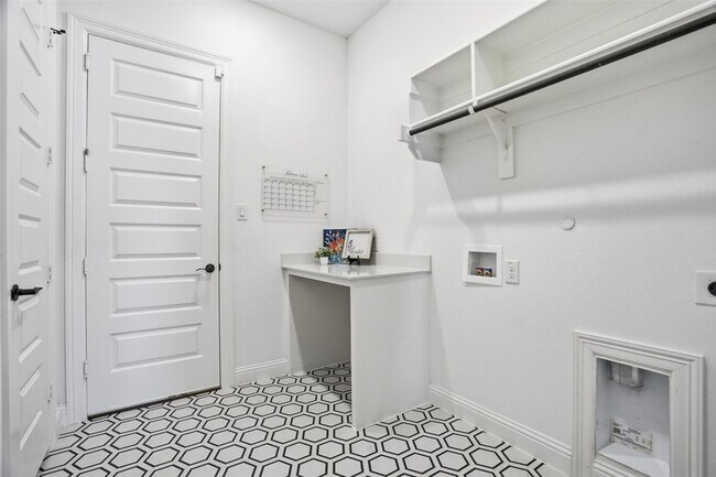 Building Photo - 513 Fieldstone Ln