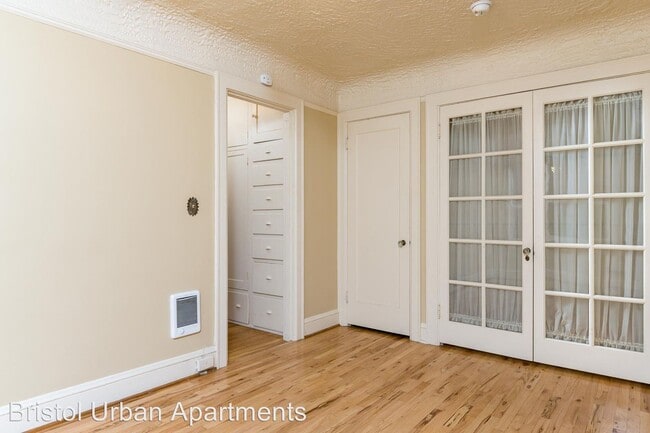 Building Photo - 1424 SW Montgomery St