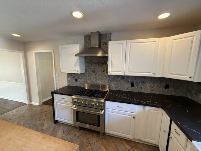 Building Photo - 3525 Cripple Creek Dr