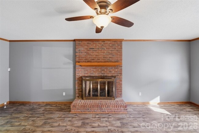 Building Photo - 319 Deep Forest Ct