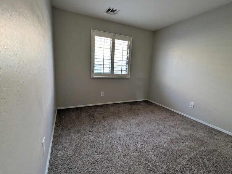 Two other bedrooms - 11813 W Maui Ln