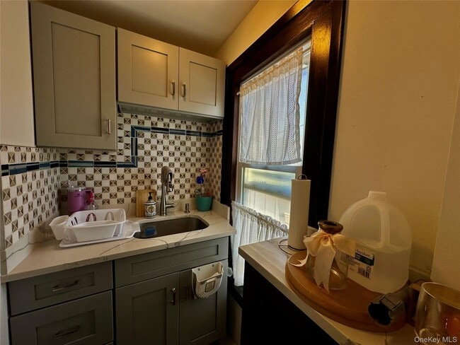 Building Photo - 3 Friend St