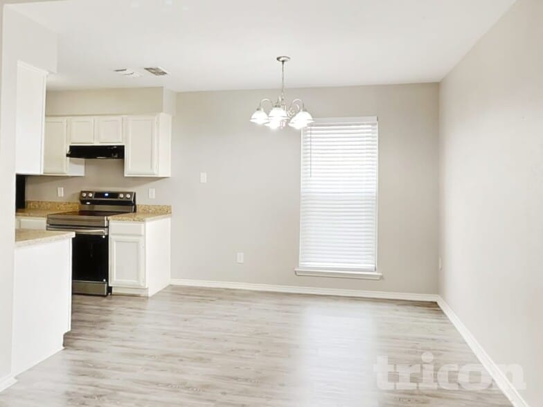 Building Photo - 418 David Dr