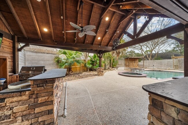 Building Photo - 2602 Cloverfield Ct