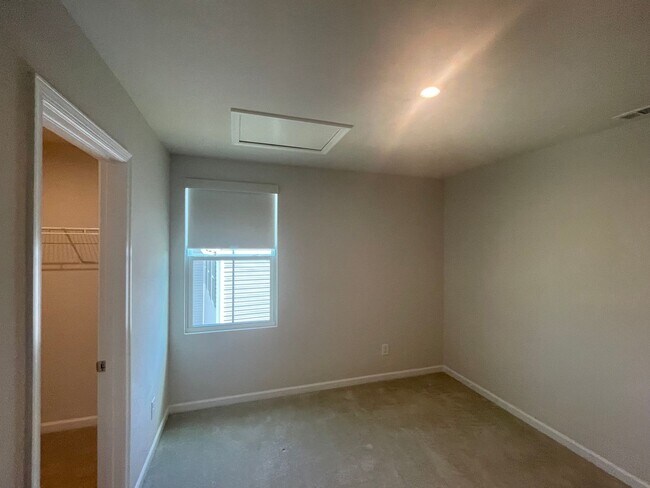 Building Photo - You’ve Got to See This Rental!