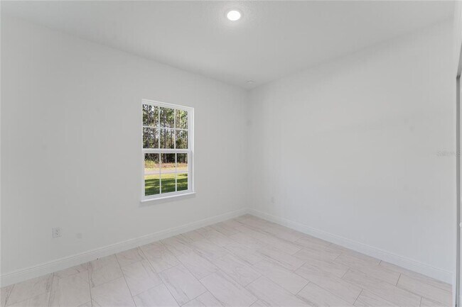 Building Photo - 627 W Glenhaven Dr