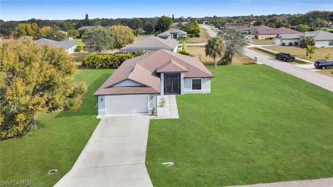 Building Photo - 569 Croydon Ave S