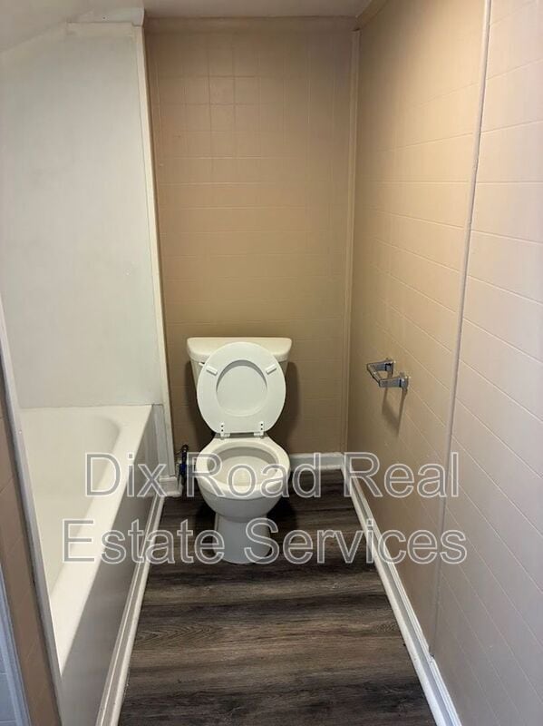 Building Photo - 624 Catalpa Dr