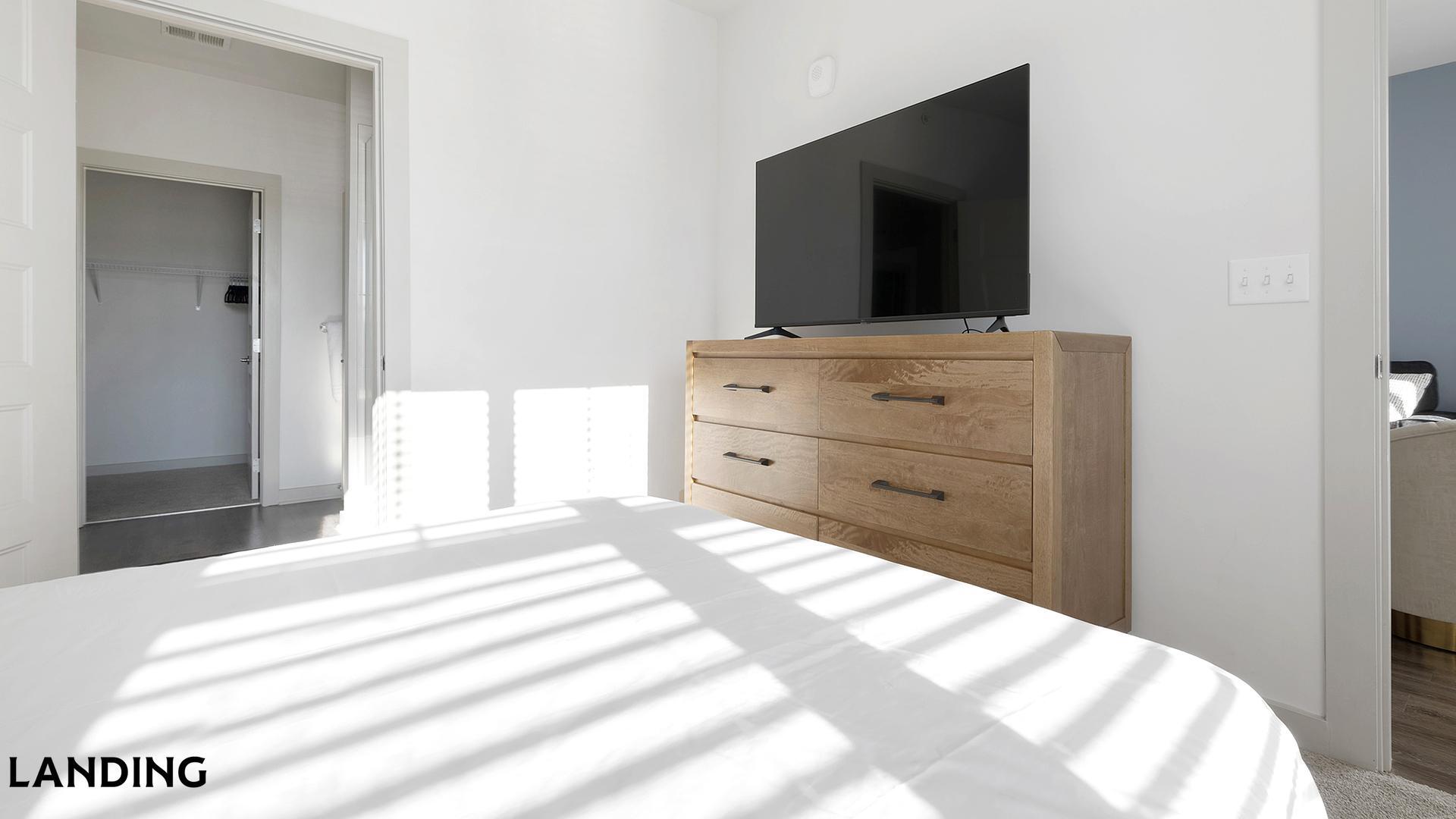 Building Photo - 340 W 25th St