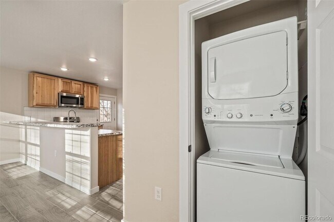 Building Photo - 444 N Spruce St