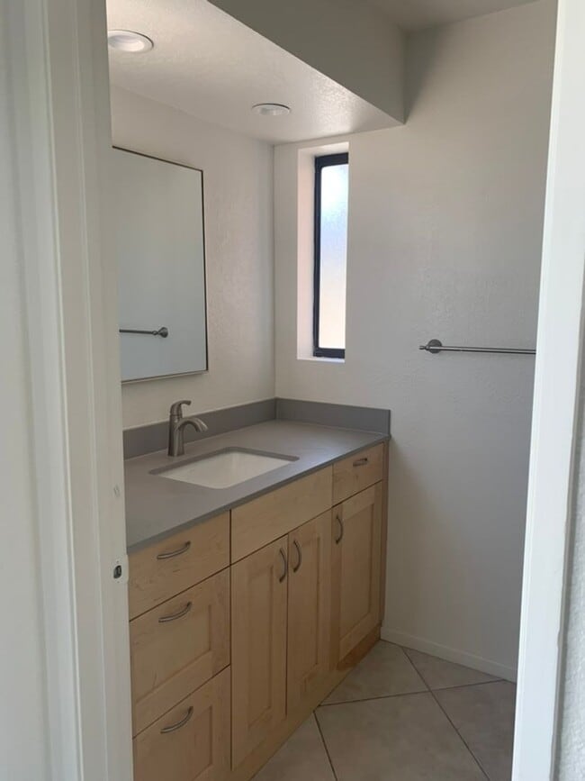 Building Photo - Four Bedroom Home with Utilities included!