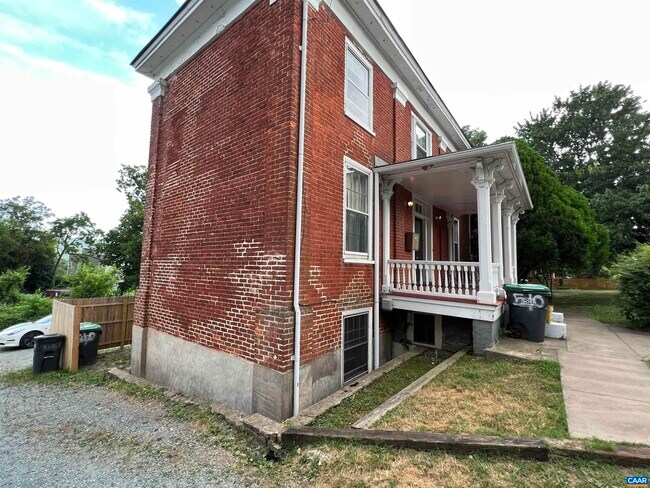 Building Photo - 510 Ridge St