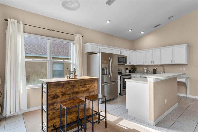 Building Photo - 616 Corvina Dr