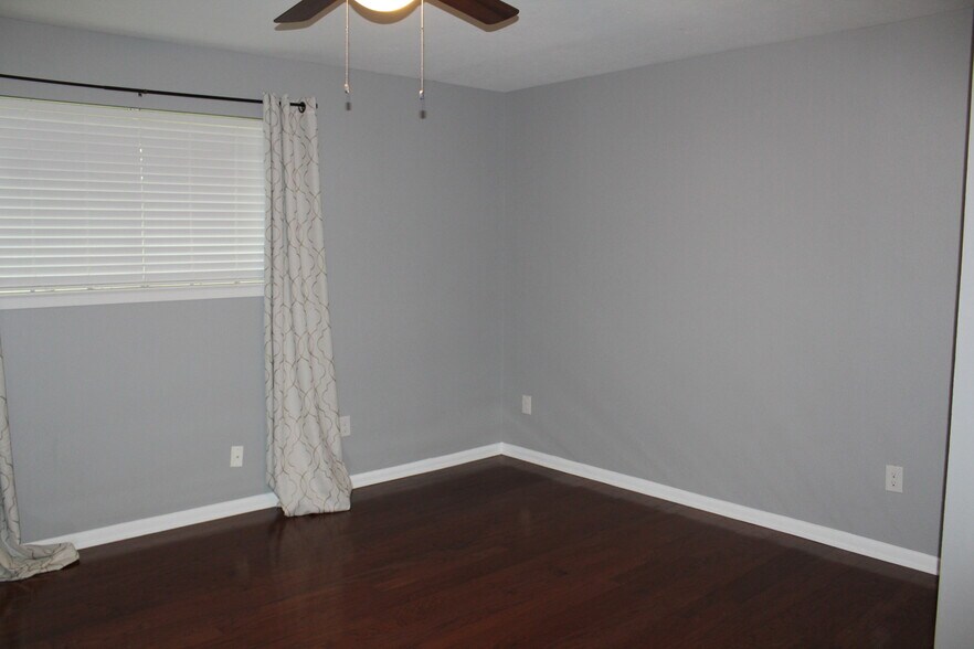 Building Photo - 2491 Donald Dr
