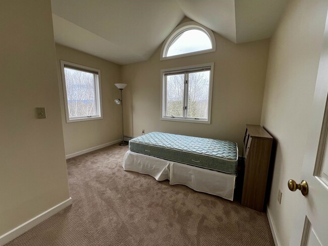 Building Photo - 251 Sunrise Pl