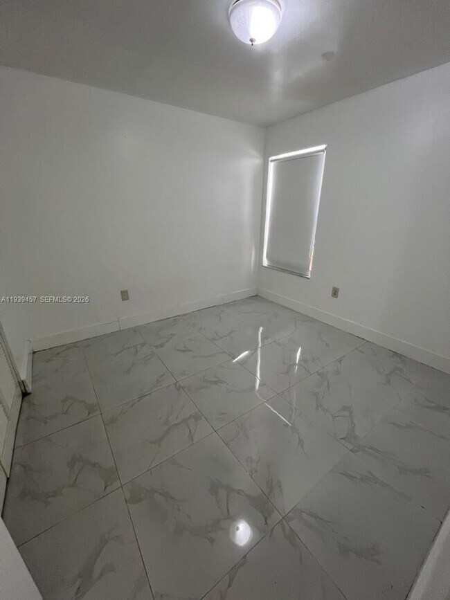 Building Photo - 7450 SW 153rd Pl