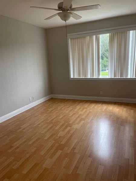 Building Photo - 8021 Sanibel Dr