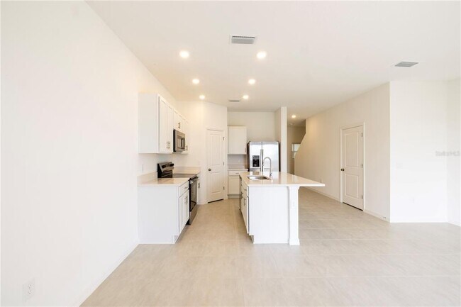Building Photo - 7649 WATERSCAPE Dr