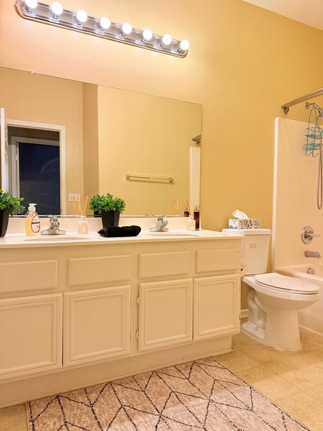 Building Photo - Single Story 3 bed home with office for Re...