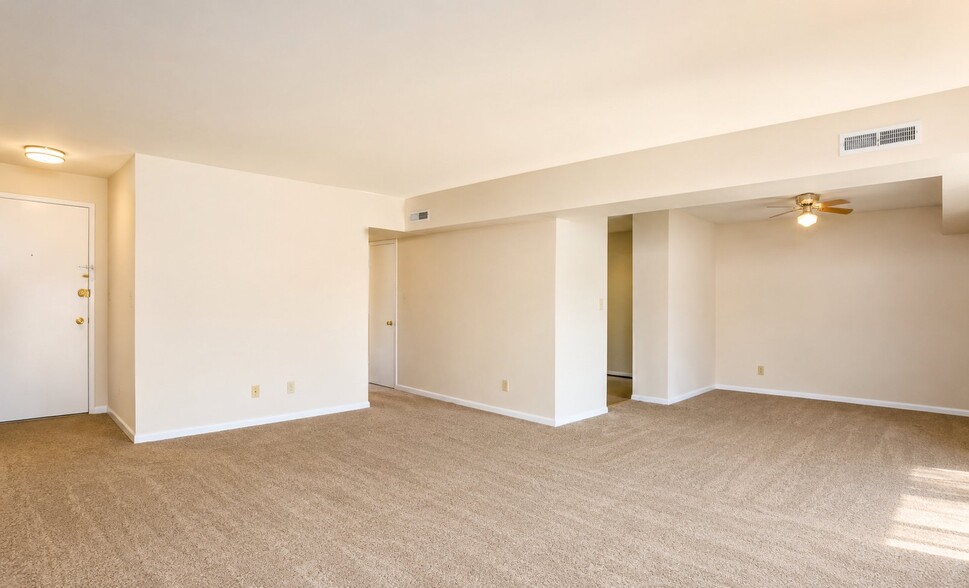 Building Photo - 8263 Russell Rd