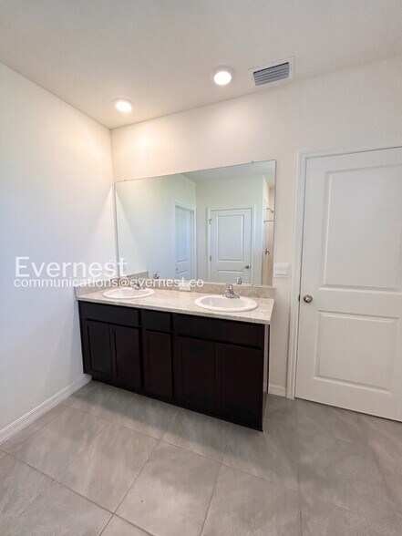 Building Photo - 8332 Juning Cove