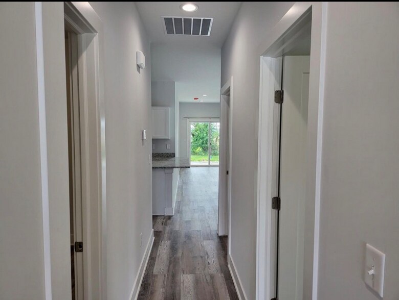 Building Photo - 5450 N Colburn Ct