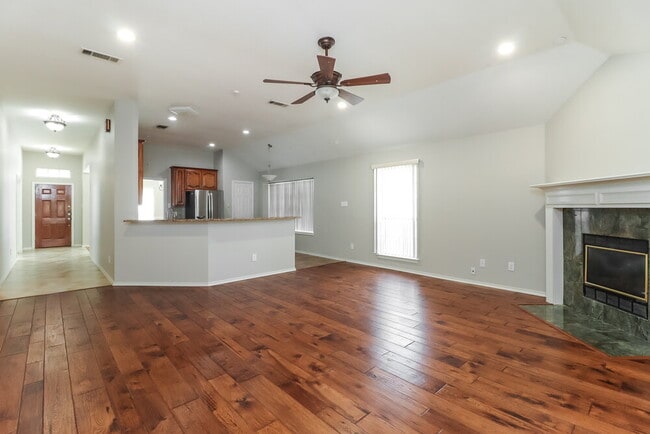Building Photo - 7824 Blossom Dr