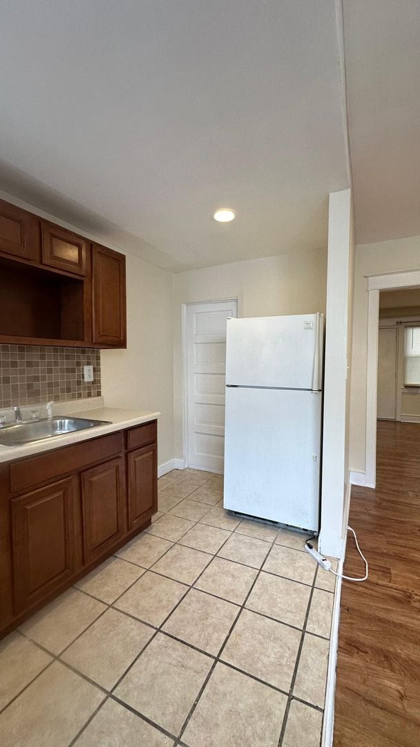 Building Photo - Desirable Property - Oak Lane