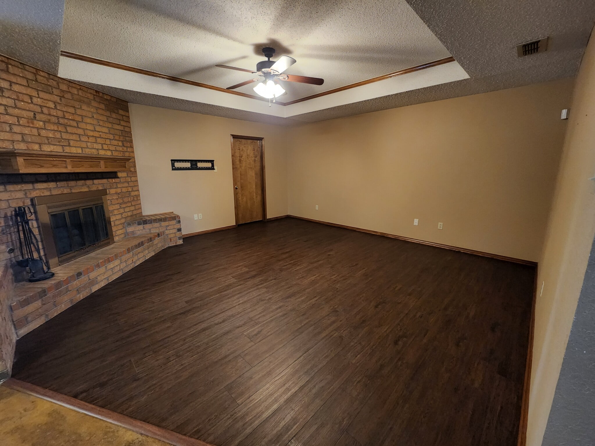 Living room - 6031 73rd St