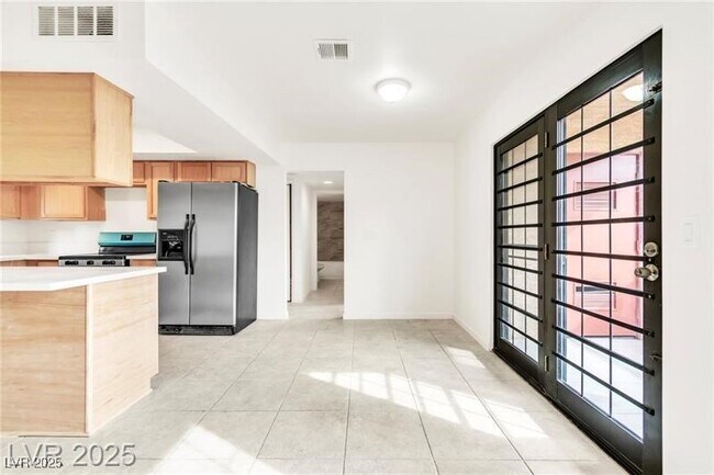 Building Photo - 4131 Gannet Cir