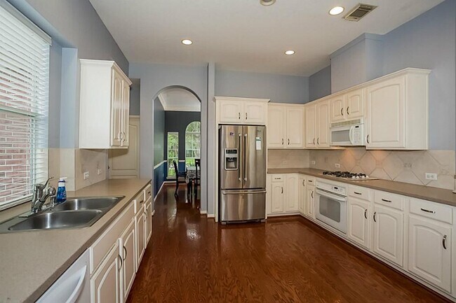 Building Photo - 6105 Jordan Dr