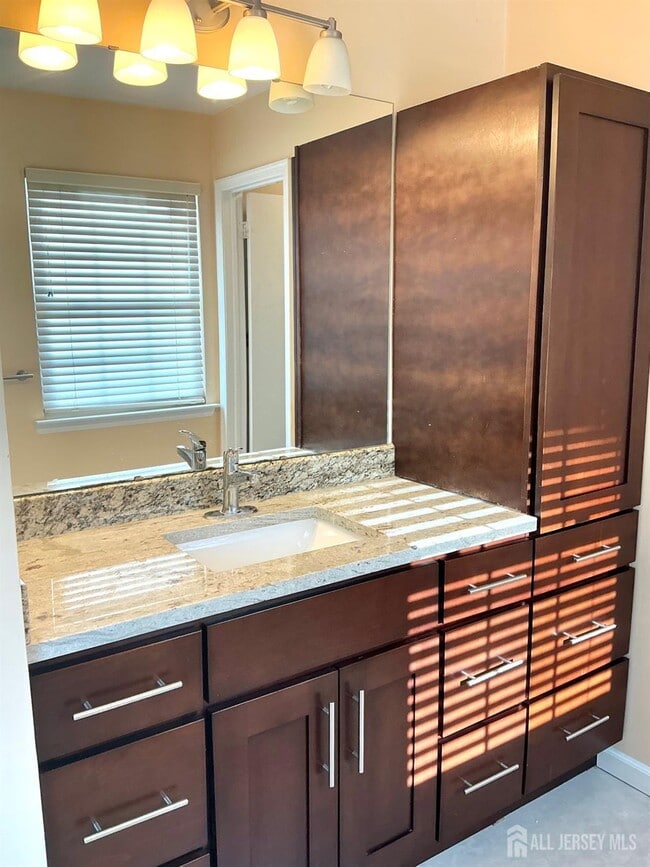 Building Photo - 87 Winchester Way