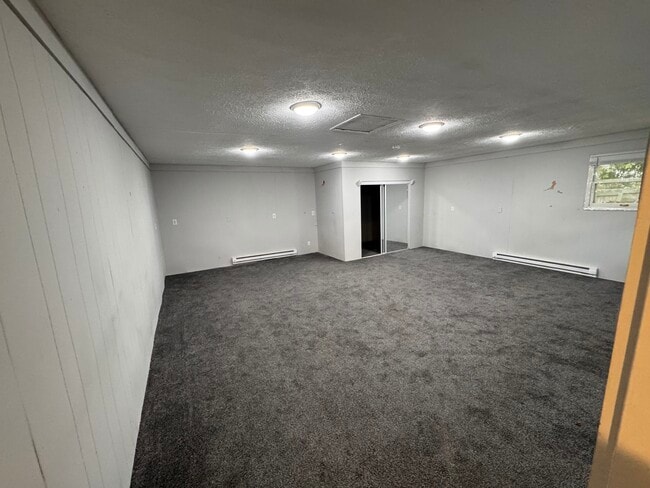 Building Photo - 514 S Pine St