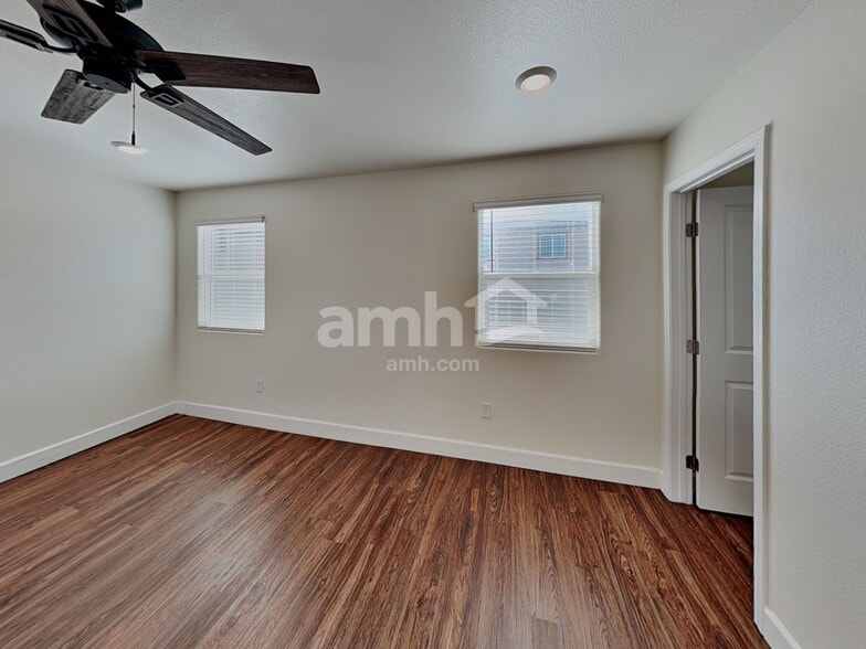 Building Photo - 327 Cape Seville Pl